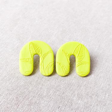 Mini ARCH Studs in Chartreuse | Polymer Clay Minimal Earrings, Palm Leaf Texture, Statement Studs, Hypoallergenic Nickel Free 