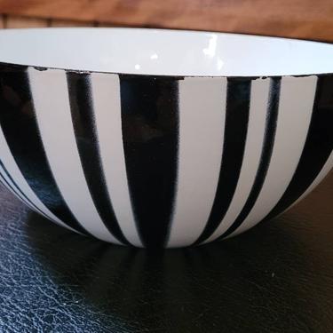 Vintage Catherineholm Enamel Black and White  Striped 11 inch bowl by Grete Prytz Kittelsen 