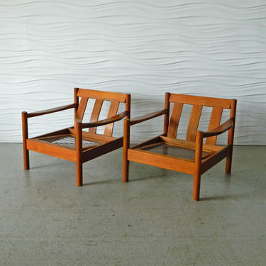 HA-C7904 Pair of Teak Lounge Chair Frames