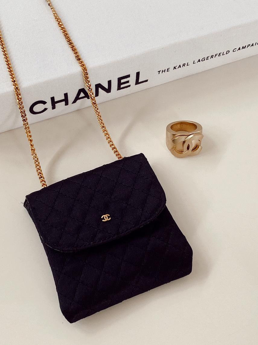 chanel black and gold clutch purse