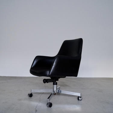 Rad 1960's Mid-century Modern Desk Chair in Black Naugahyde &amp; Black Tweed! Eames Era! 