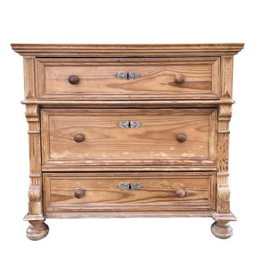 Early 19th Century English Stripped Pine Chest of Drawers 