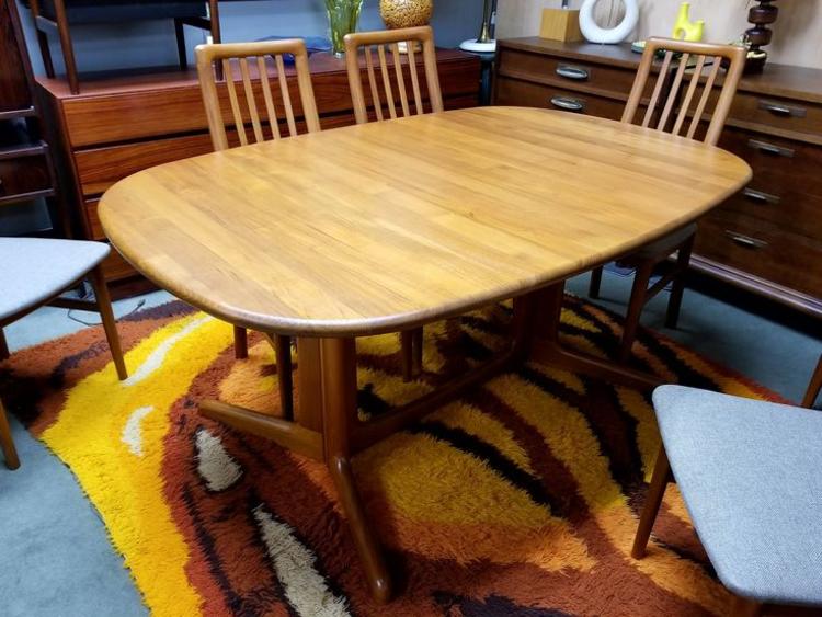Danish Modern solid teak oval dining table with two 20"leaves