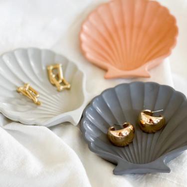 Concrete Seashell Catchall tray / Jewelry Dish 