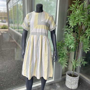 STARLO FASHIONS Vintage 1990s Cotton Blend Wide Colorblock Stripe Short Sleeve Button-Shoulder Skater Dress - Size 6 - Yellow White  & Gray 