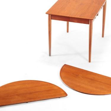 Arne Vodder for Sibast Danish Modern Teak Model 227 Extension Dining Table 