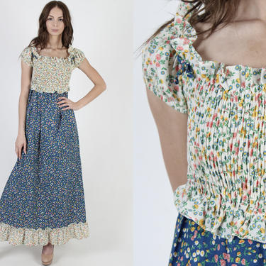 Blue Calico Smocked Bodice / Off The Shoulder Tiny Floral Dress / Stretchy Elastic Bust / Vintage 70s Prairie Garden Tiered Maxi Dress 