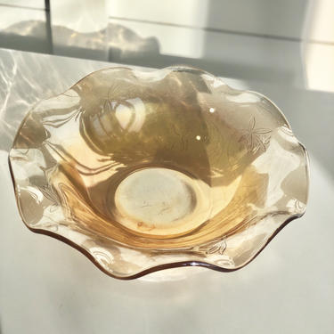 Amber Iridescent Carved Catch-All Bowl 