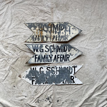 Set of 3 Schmidt Family Affair Direction Arrow Signs 