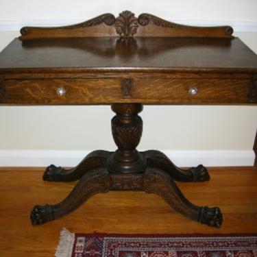 Oak Quarter Saw Tiger Oak Side Table Ornate Carved Pedestal w/ Large ClawFeet