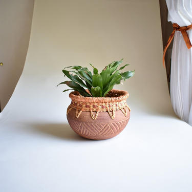 Vintage Ghanian Clay Pot w Artfully-Woven Straw Rim | Rustic Earthenware | Floral Centerpiece | Planter | Eclectic Global Home Decor Storage 