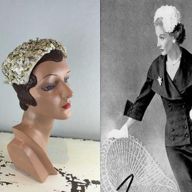 Won't Be Told to Sit - Vintage 1950s Ivory Velvet Mini Floral Caplet Hat Fascinator 