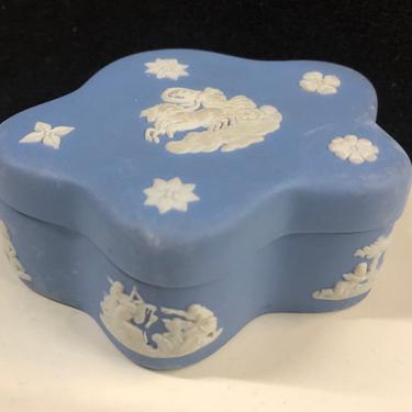 Wedgwood Blue Jasperware Pentefoil Bon Bon Trinket Box 
