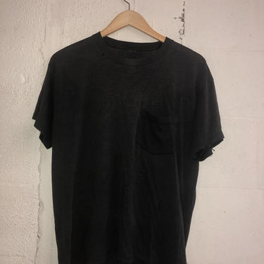 Vintage 90's Plain Black Pocket t-shirt. Cool! Soft! Distressed! M 3021 