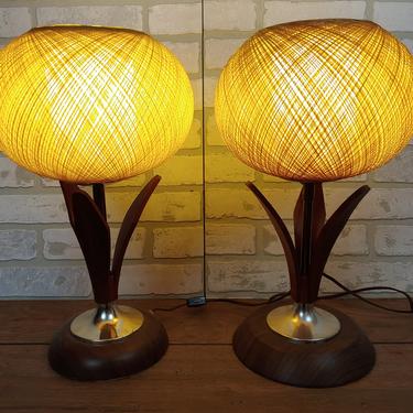 Pair of Richlite Wood Surfboard MCM Mid Century Modern Sphere Spun Lucite Thread/String/Rattan Side Table Accent Desk Lamps 