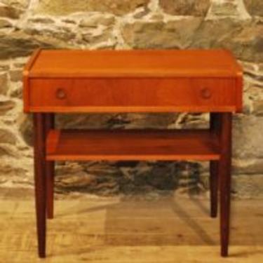 15240 Mid Century Modern Small Teak One Drawer End Table/Nightstand, circa 1960