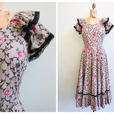 Vintage 1950's Rose and Net Novelty Print Dress | Size Medium 