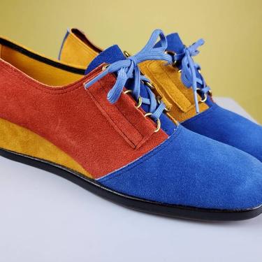 Deadstock 1960s mod shoes. Colorblock soft suede wedges. Lace-ups. Mint condition. 8 S 