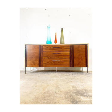 Mid Century Modern Credenza Buffet or Console by Lane 