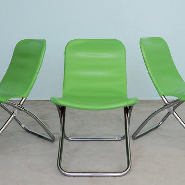 Amazing Set of Three Mid-Century Modern Lounge Chairs in Naugahyde &amp; Chrome 