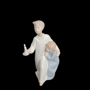 Vintage Retired LLADRO Matte Porcelain Figurine of Children in Pajamas with Candle #4874 8