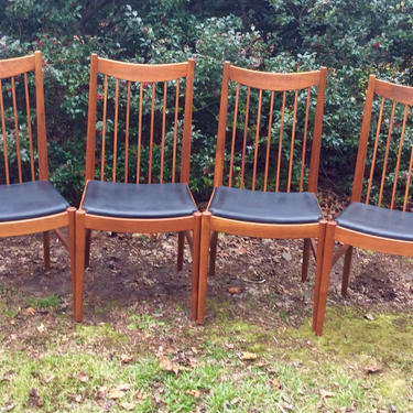 mid modern chairs Danish furniture four Arne Vodder teak chairs by Sibast Furniture 