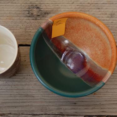 Walt Glass (1943-2016) Studio Pottery Small 3.5 cup Soup, Cereal, Sm. Mixing Bowl ~Texas Sunset, 3 Color Drip Glaze, Teal, Magenta &amp; Sand #2 