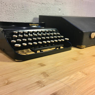 Rare 1934 Remington Junior Portable Typewriter with Case 