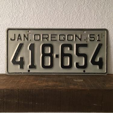 Vintage 1951 Oregon Vehicle License Plate 418-654 