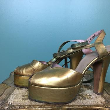 1940s platform shoes, vintage 40s heels, metallic gold, size 6, bests apparel, sky high, carmen miranda, film noir, Hollywood glamour, vlv 