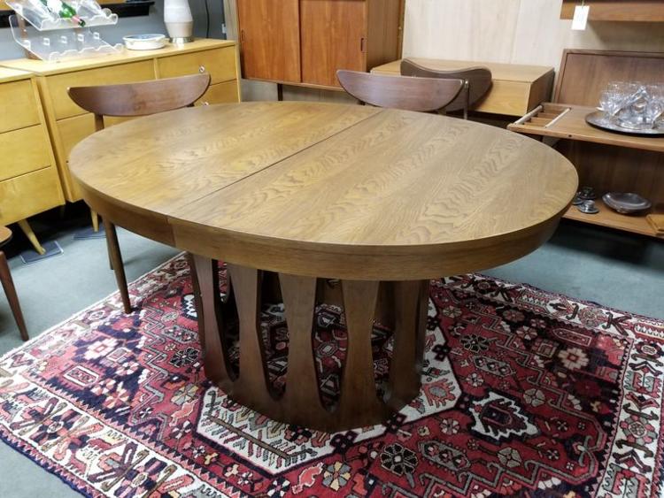 Mid-Century Modern oval dining table in the style of Harvey Probber