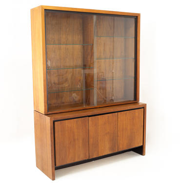 Milo Baughman for Dillingham Mid Century Bookmatched Walnut China Cabinet - mcm 
