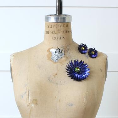 vintage 1960s metal flower brooch & earrings • bold blue daisy and green vitrail rhinestone mod jewelry set 