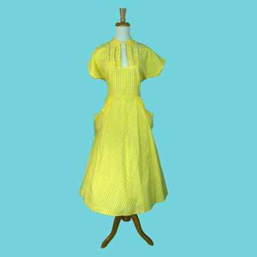 CUTE 1950s Vintage Summer Dress Checkered Yellow Cotton Gingham Ruffle Neckline  with Pockets Size XL LBust 41&amp;quot; 