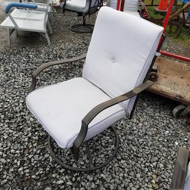 Outdoor Metal Swivel Chair