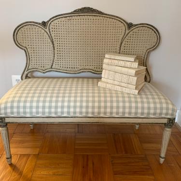 French Provincial Style Settee Bench