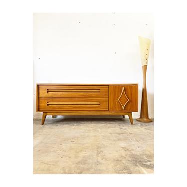 Mid Century Modern Low Credenza or Console by Young Manufacturing 