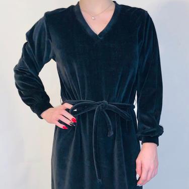 1970’s Black Velvet Shift Dress fits S - M Evelyn Pearson 