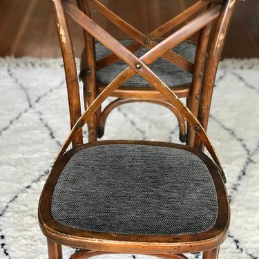 Set of 2 beautiful vintage French Bentwood chairs 