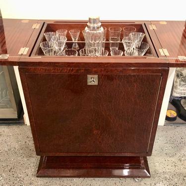 Art Deco French Style Pop Up Bar with Fluted Glassware