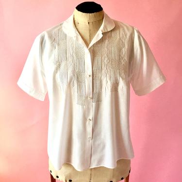 Vintage White Blouse / 1960s Embroidered Blouse / Vintage Loungewear/ Size Medium or Large 