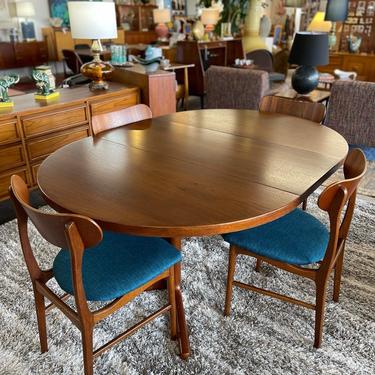 Danish Teak Round to Oval Dining Table by Vejle Stole Mobelfabrik w/ Danish Chairs (5)