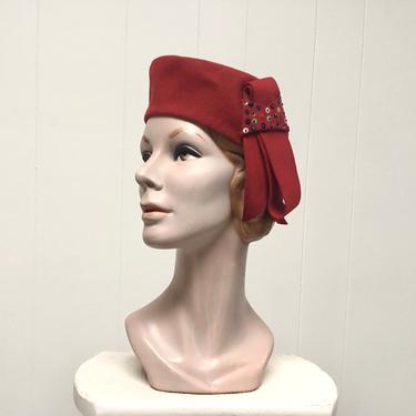 Vintage 1940s Red Felt Toque, 40s Crimson Wool Tilt Hat, Film Noir Military Style Hat, Scarlet Pillbox Hat 