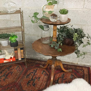 LOCAL PICKUP ONLY ————— Vintage Tiered End Table 
