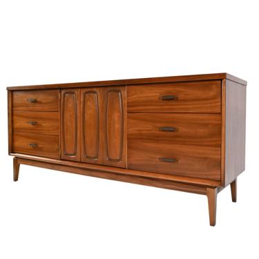 Broyhill Emphasis Long Dresser Chest Dresser Walnut Mid Century Modern 