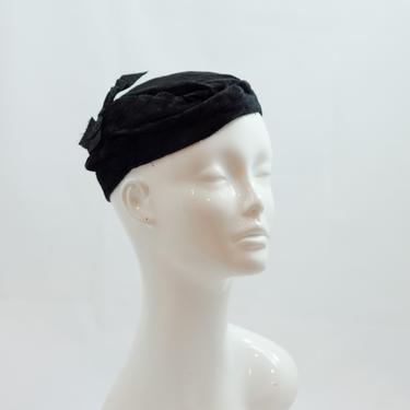 1930s Vintage Hat - Black Silk Velvet Hat with Extensive Tailoring and Delicate Polka Dot Bow - Cocktail Hat 