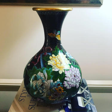 Beautiful vintage cloisonné vase 