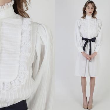 Mid Weight White Tuxedo Ruffle Dress / Vintage 70s Plain Pioneer Woman / Farm Girl Full Skirt Mini Dress With Belt 