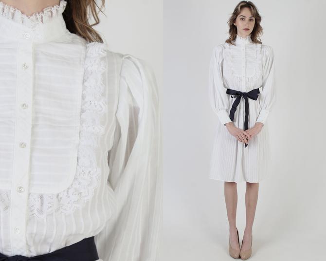Mid Weight White Tuxedo Ruffle Dress / Vintage 70s Plain Pioneer Woman / Farm Girl Full Skirt Mini Dress With Belt 