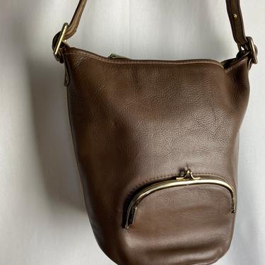 1970’s Bonnie Cashin for Meyers large shoulder bag~ Duffel leather purse~ bucket bag~kiss lock~ khaki brown color 